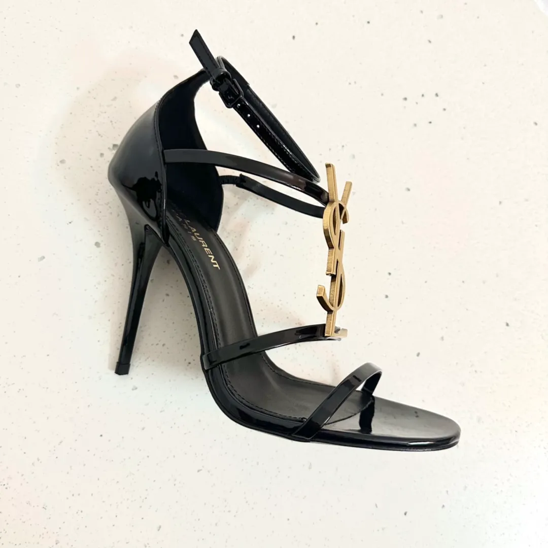 👟👟Ex-factory price 520👟👟 "SAINT LAUREN*" Yves Saint Laurent 23/hot summer sandals ysl high heels brand new shoe type·Only YSL understands women's hearts best and does not accept refutation🙅‍♂️Super invincible femininity, a must-have for women (Z-product full-body customization, perfect consistency)! Compare the new last type with the difference between pictures and goods on the market ✔ Upper: Customized imported patent leather ✔ Lining: imported sheep leather ✔ Sole: Imported genuine leather outsole ✔ Color: black with gold buckle, black with black buckle ✔ Heel height: 10cm ✔ Number of yards: 35-39 (customized for 40, non-returnable!) (Full set of packaging)